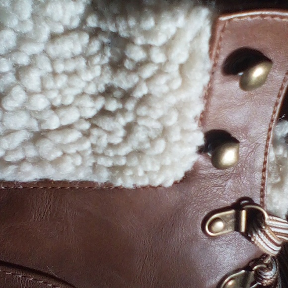 Size8 - Picture 2 of 4